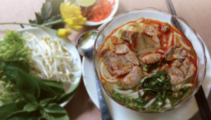 Bún Bắp Bò + Chả Huế + Chả Cua