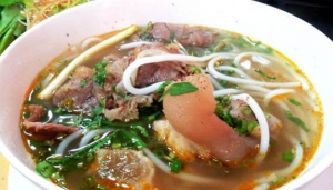 Bún Bò Giò + Chả Huế + Chả Cua