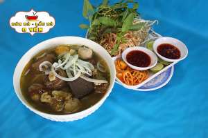 Bún Đuôi Bò + Chả Huế + Chả Cua